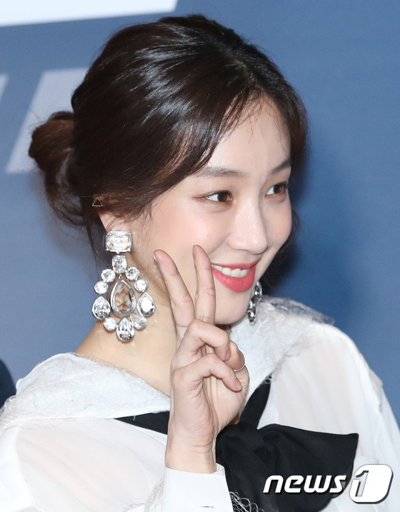 Sự kiện khủng quy tụ 40 sao Hàn: Mỹ nhân dao kéo hất cẳng dàn người đẹp, loạt sao ăn mặc thảm họa đến dự